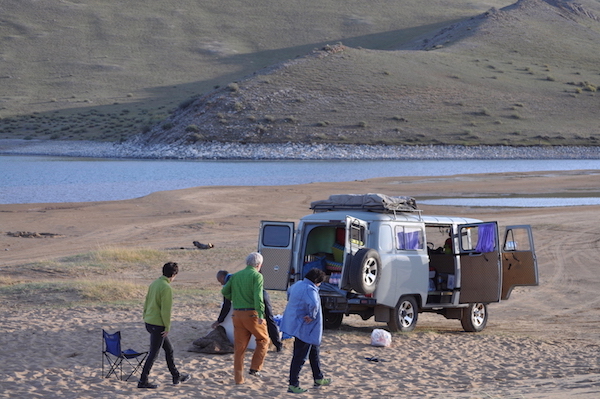 Rast auf der Reise ins Altaigebirge Mongolei