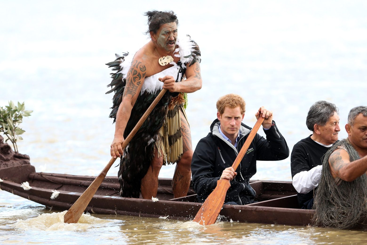 Prince Harry mit Maori unterwegs auf dem Whanganui River