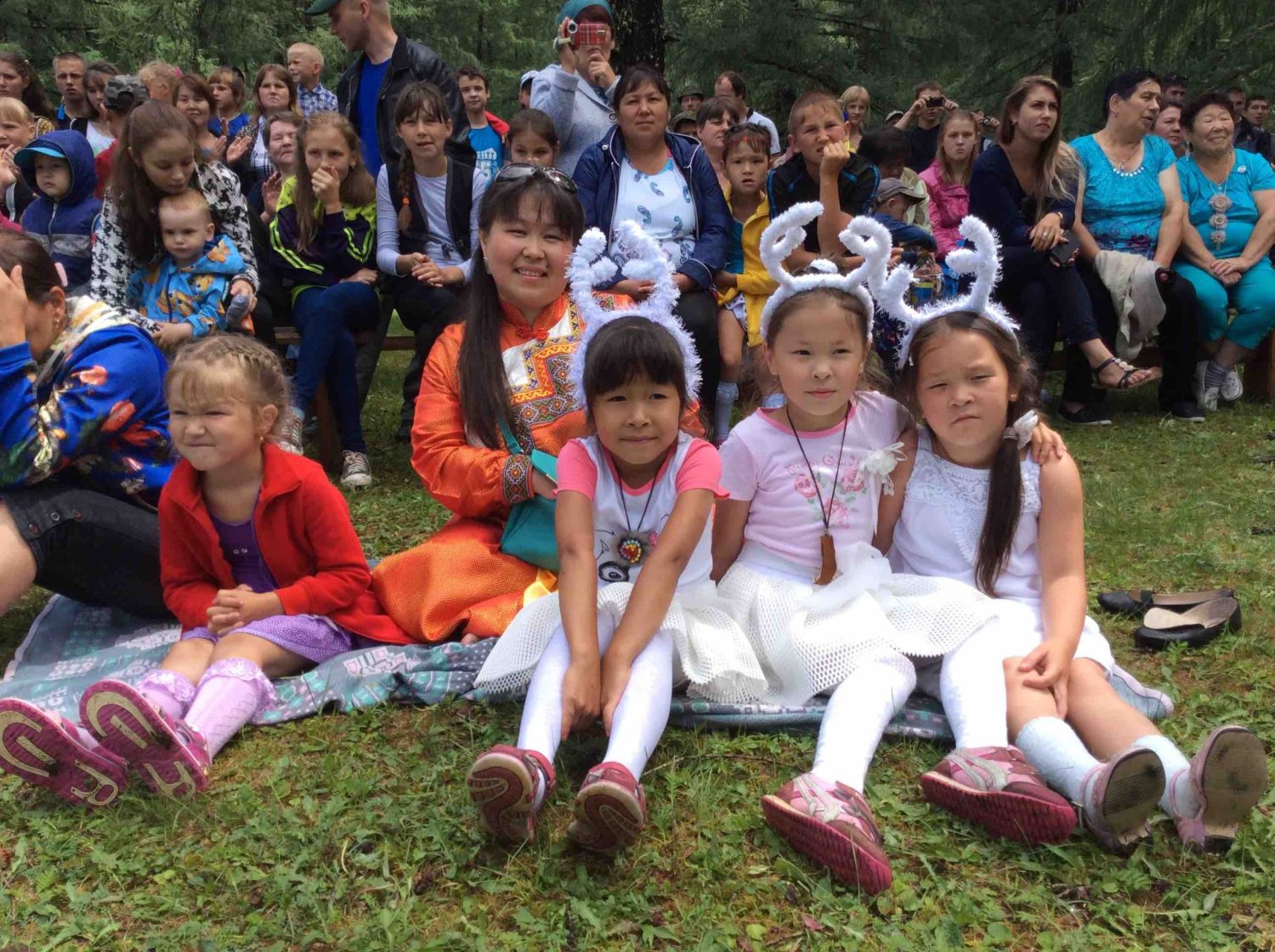 Tofalar Sibirien-Kinder kennen ihre Kultur