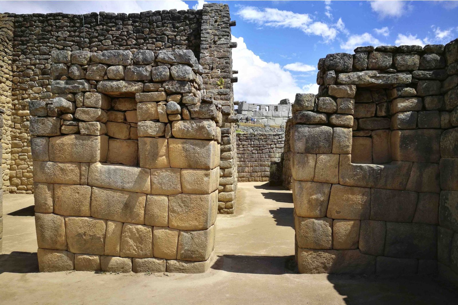 Machu Picchu - Tati Quinones