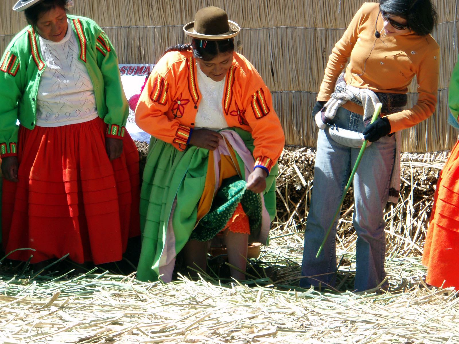 Uros Inseln Titicacasee - hier ist warme Kleidung wichtig, BruceTuten