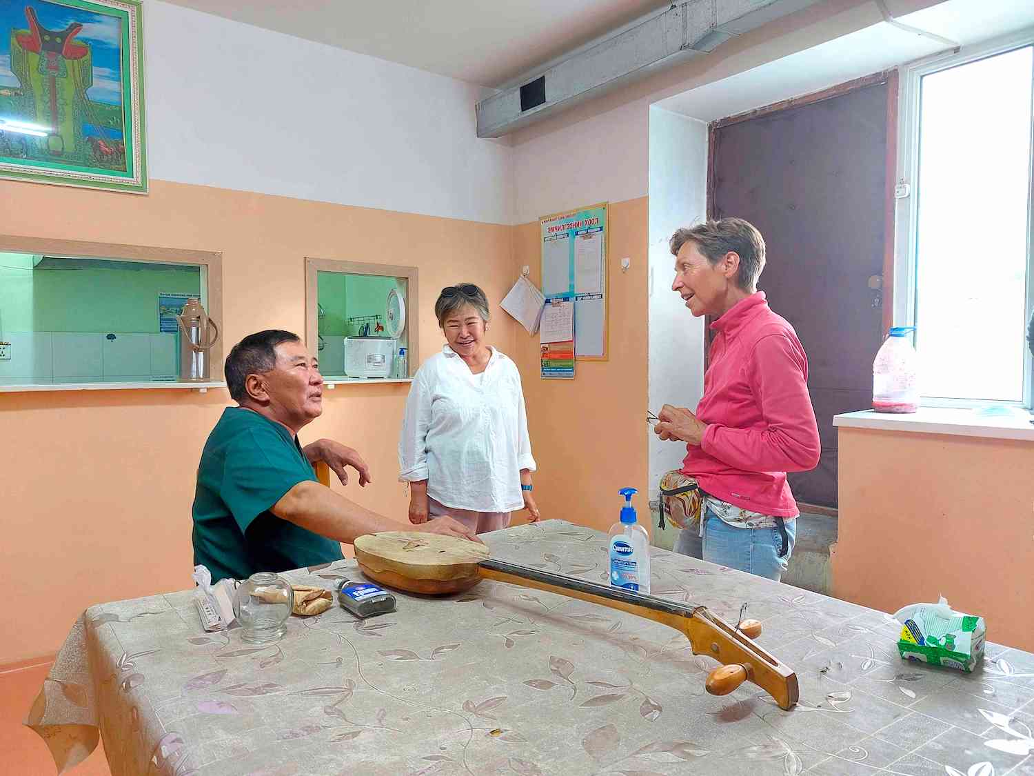 Im Altai Mongolei Besuch beim Arzt der Traditionelle Mongolische Medizin anwendet