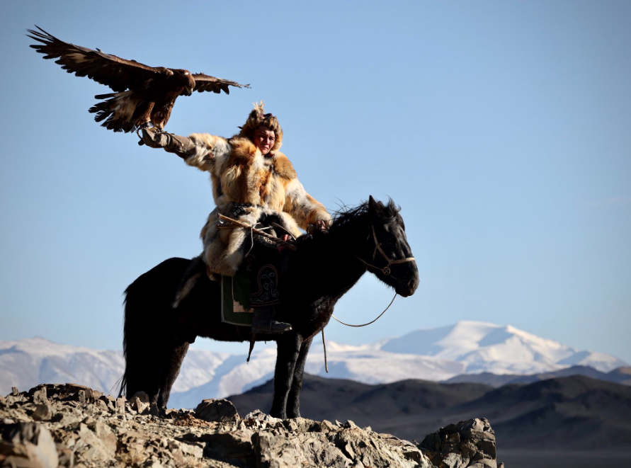 kasachischer Adlerjäger im Altai Gebirge Mongolei