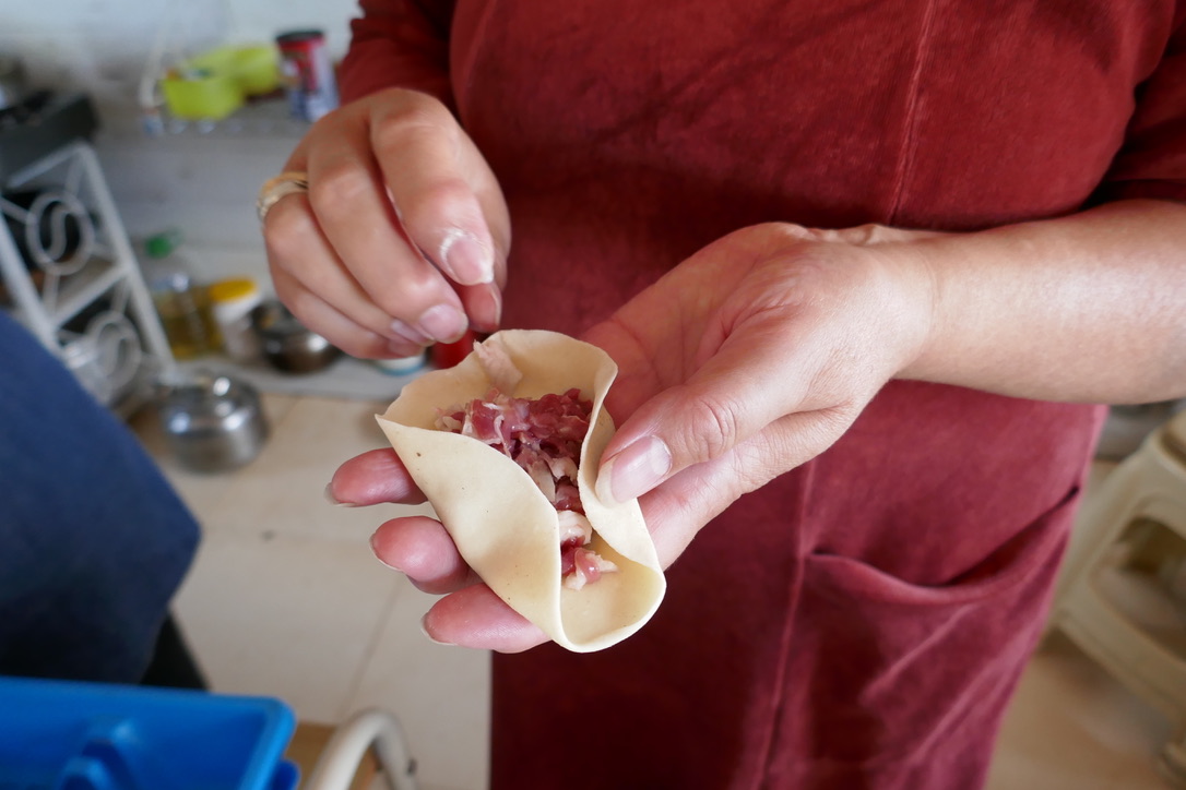 Bei der Nomadenfamilie - wir lernen wie Buuz zubereitet werden