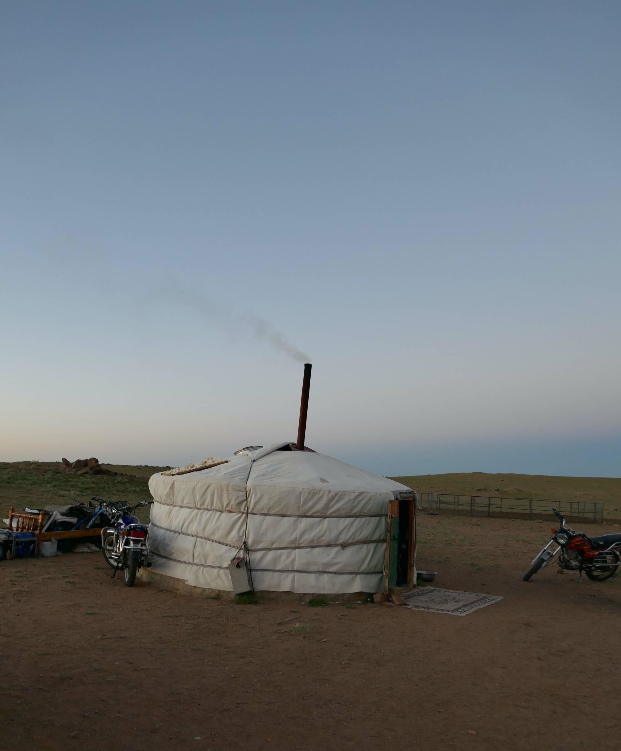 Ger in der Gobi_Nomadenkultur Mongolei